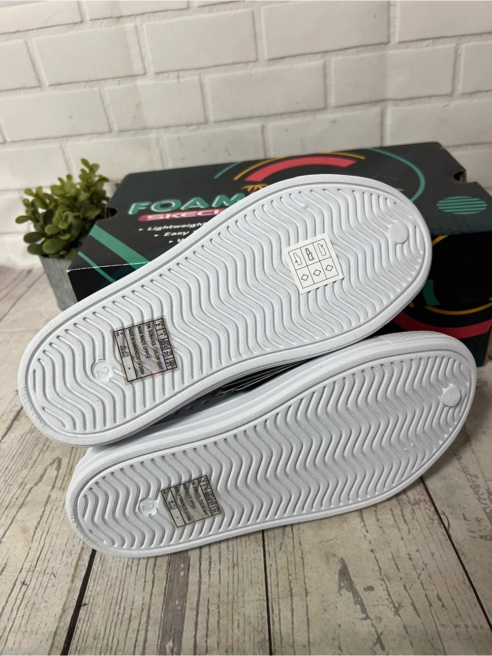 Skechers Foamies Guzman Lite Kids Water Sneaker Shoes White Slip On Size 2 NIB